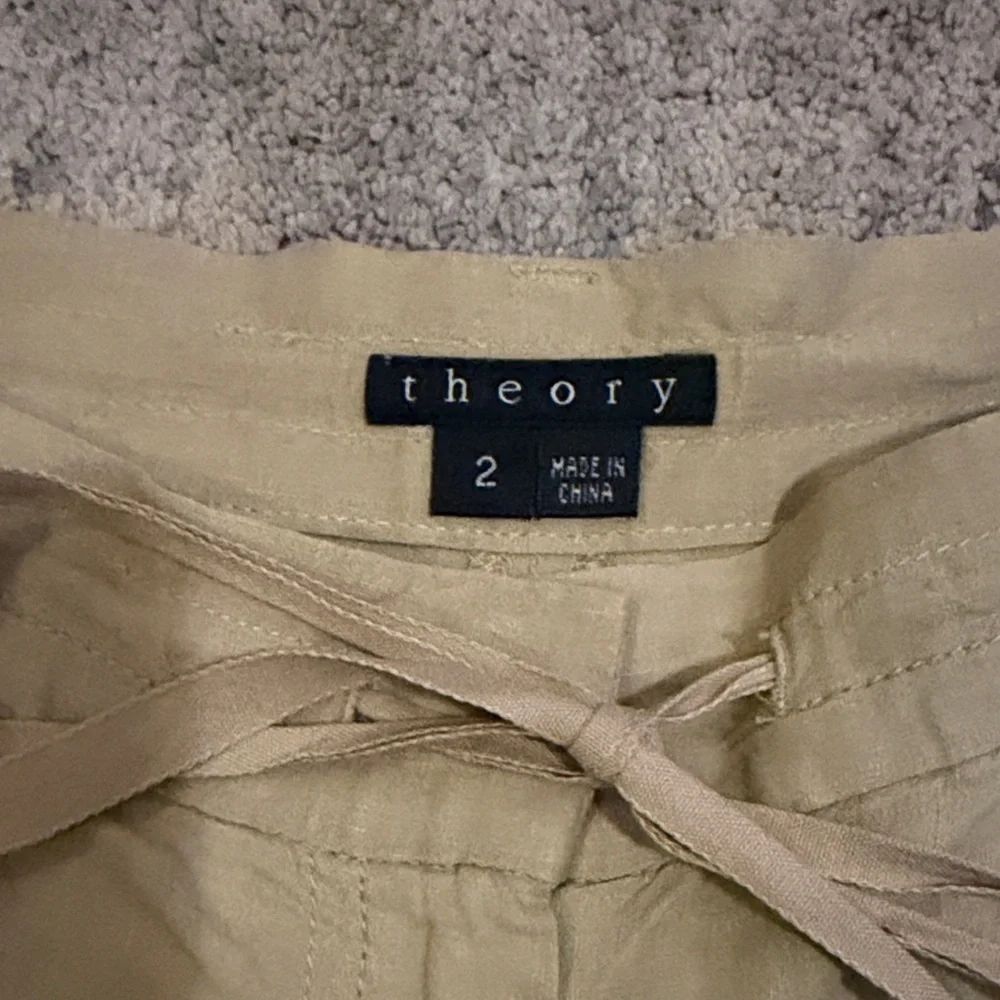 (085)Theory Khaki Women's Cargo Shorts